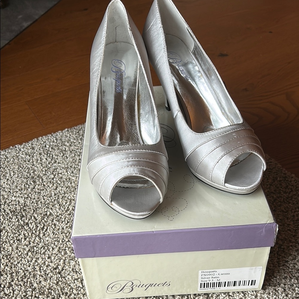 NWT Elegant Silver Peep-Toe Heels